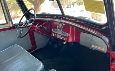 Willys-Jeepster-1950-26