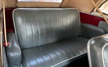Willys-Jeepster-1950-27