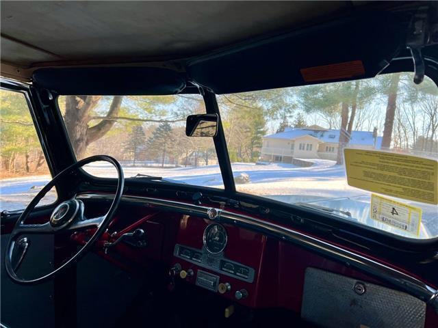 Willys-Jeepster-1950-30