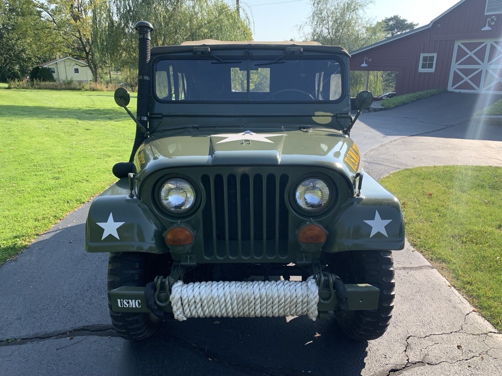 Willys-Jeepster-1955-SUV-1