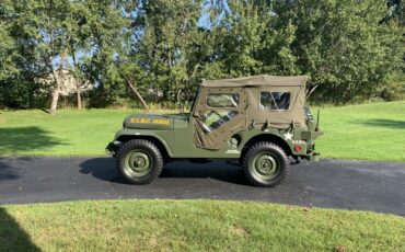 Willys-Jeepster-1955-SUV