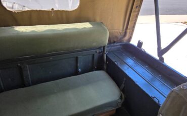 Willys-M38a1-1952-green-4
