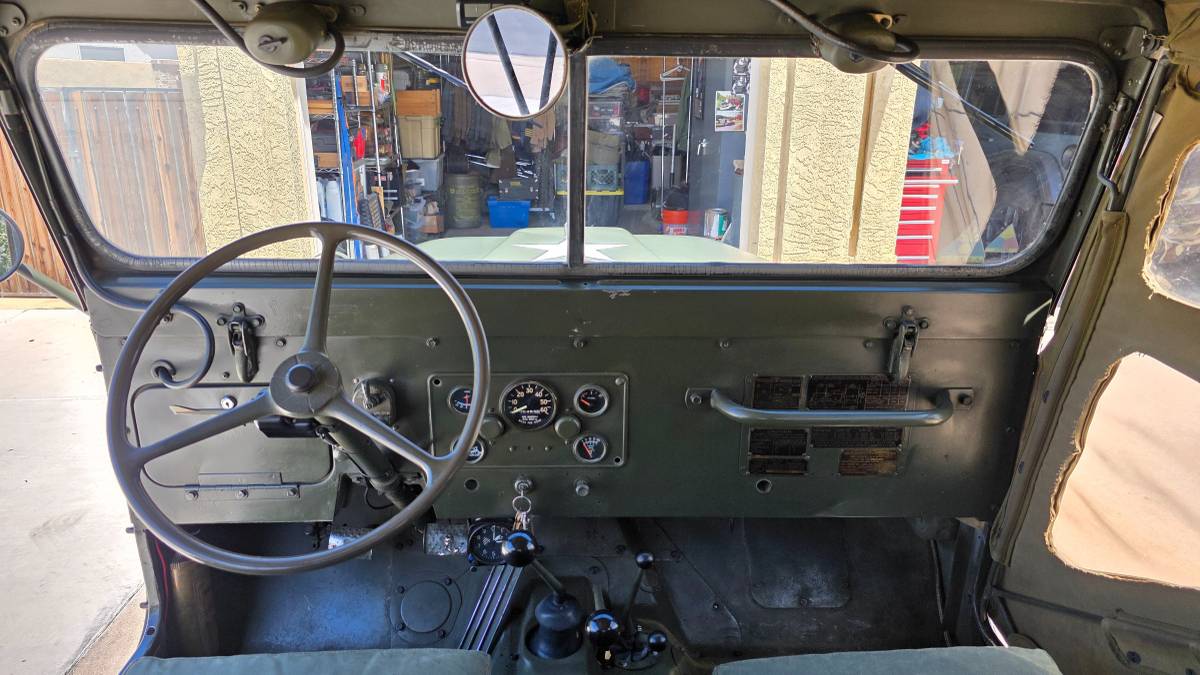 Willys-M38a1-1952-green-5