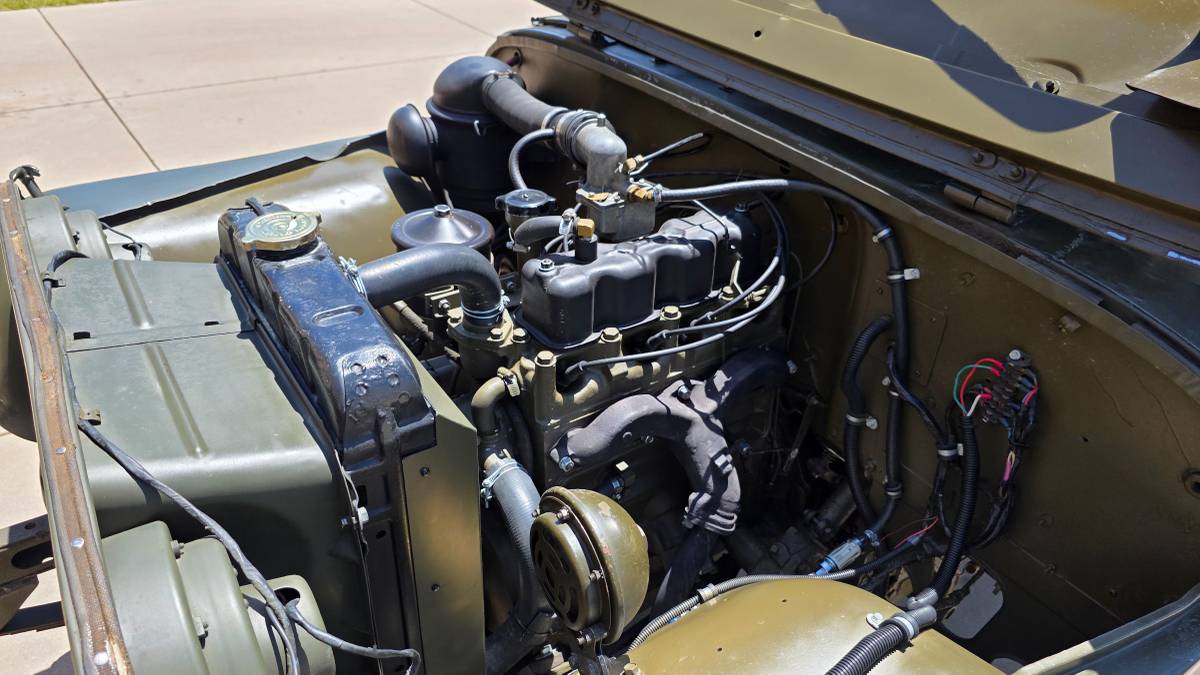 Willys-M38a1-1952-green-9