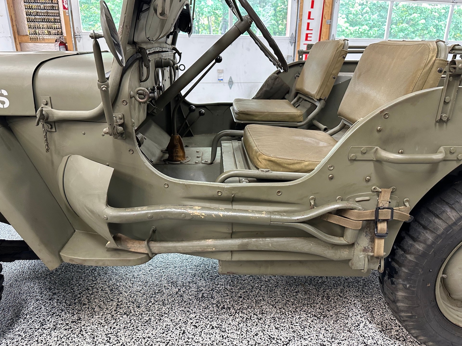 Willys-MB-1944-SUV-14