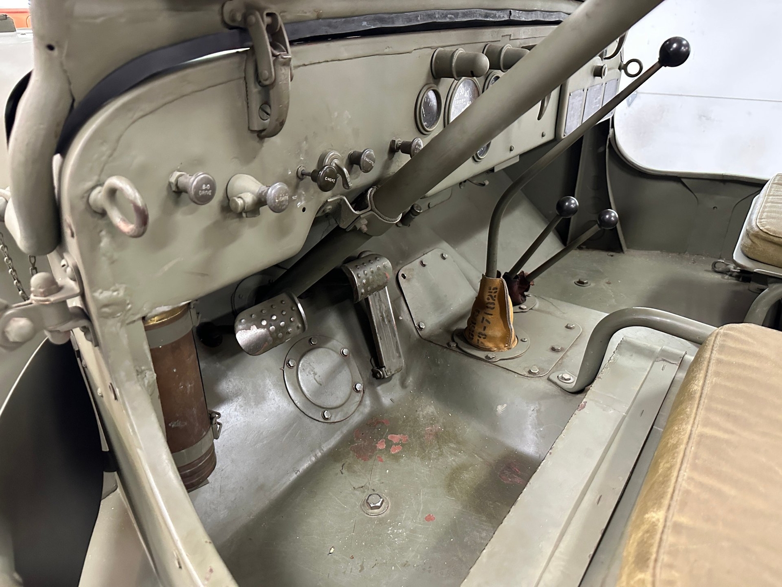 Willys-MB-1944-SUV-15