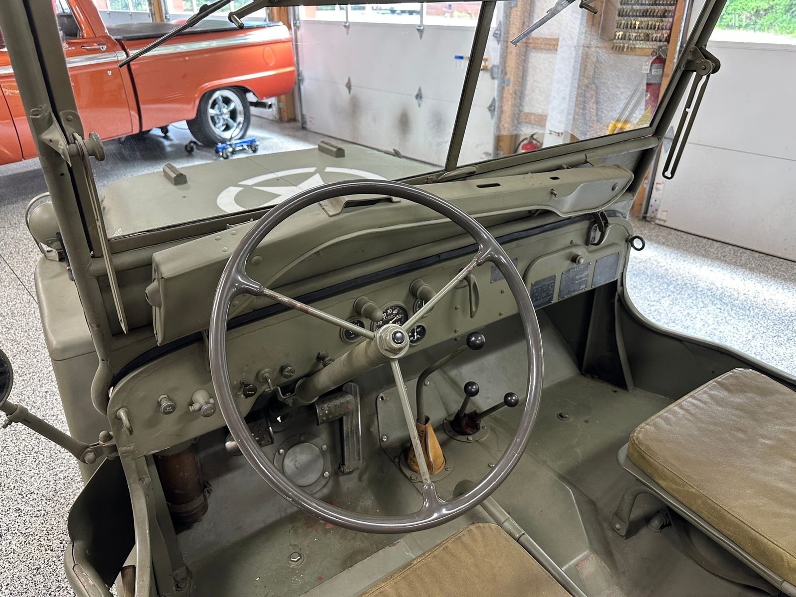 Willys-MB-1944-SUV-16