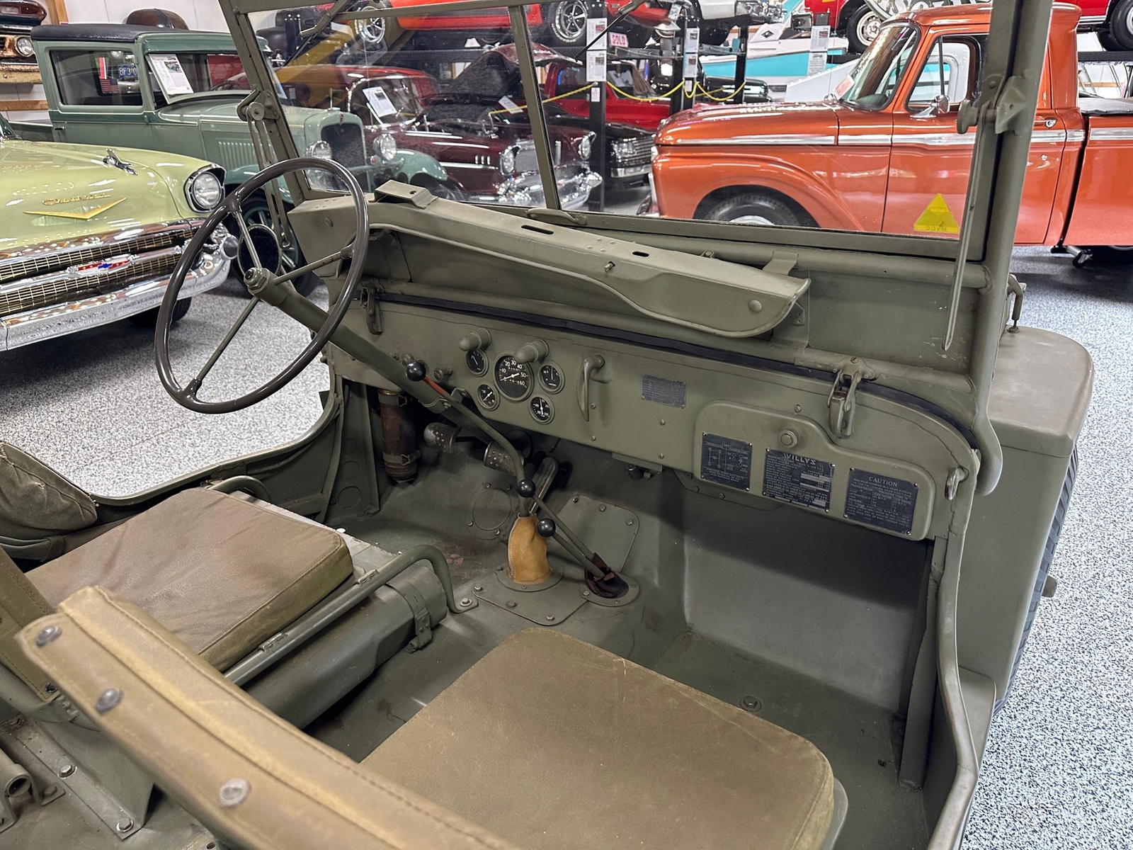 Willys-MB-1944-SUV-8