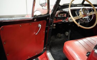 Willys-Overland-Jeepster-1949-Convertible-28