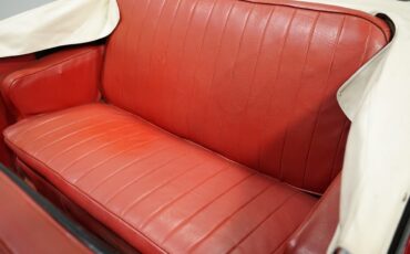 Willys-Overland-Jeepster-1949-Convertible-34