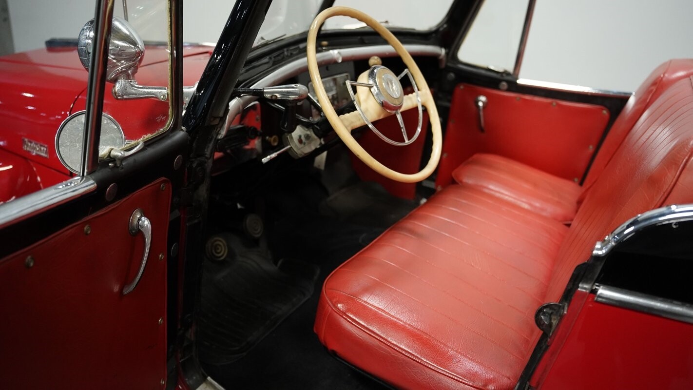 Willys-Overland-Jeepster-1949-Convertible-4