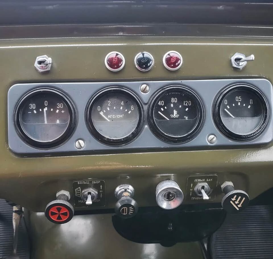 Willys-Uaz-469-1978-SUV-12