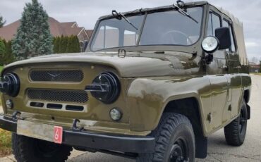Willys-Uaz-469-1978-SUV-2