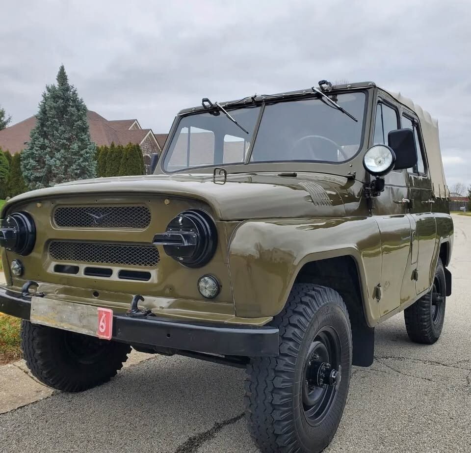 Willys-Uaz-469-1978-SUV-2