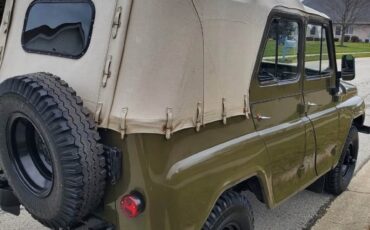 Willys-Uaz-469-1978-SUV-4