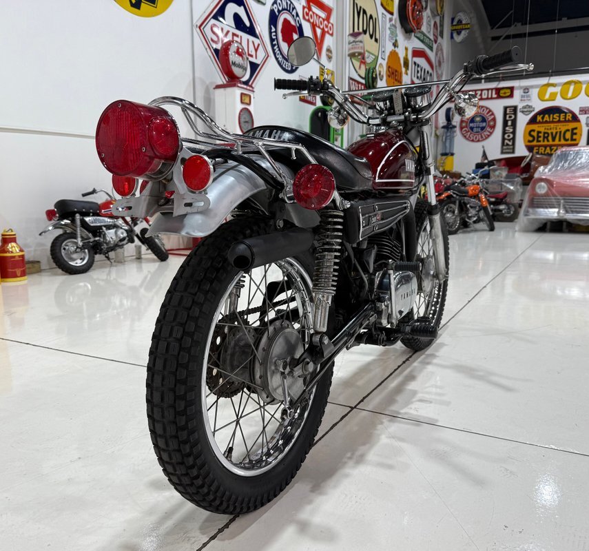 Yamaha-DT-125-Enduro-1974-dual_sport-9