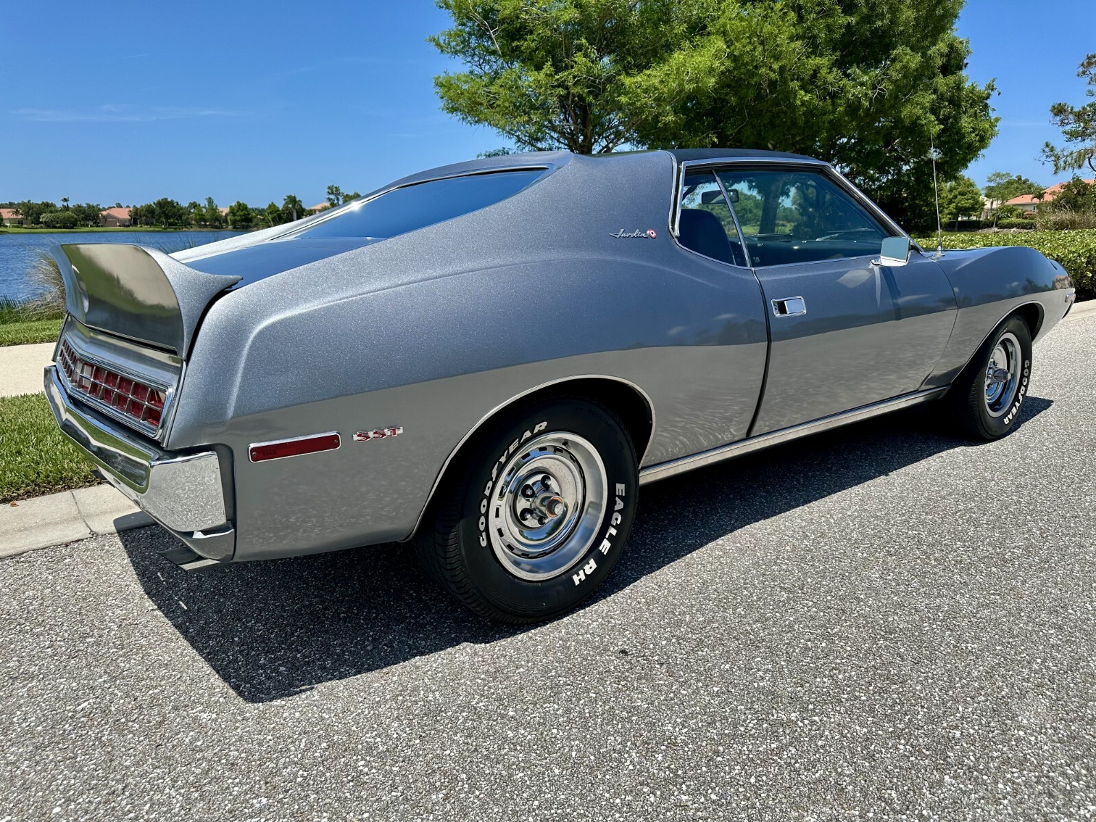 AMC-Javelin-1972-Coupe-7