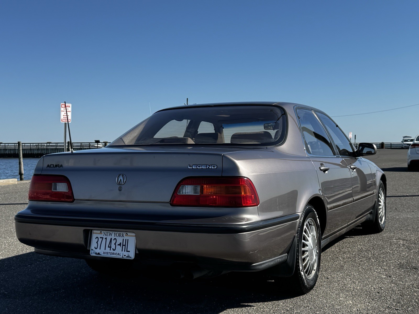 Acura-Legend-1992-Sedan-6