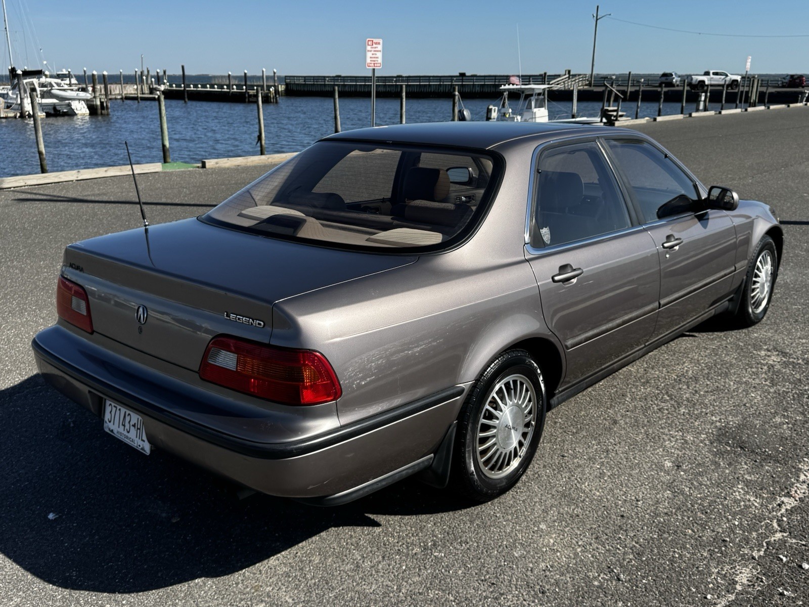 Acura-Legend-1992-Sedan-7