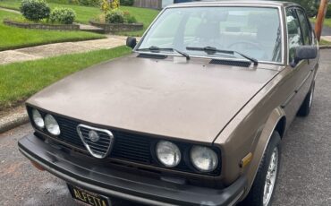 Alfa-Romeo-Alfetta-2.0-1978-1