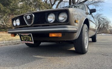 Alfa-Romeo-Alfetta-2.0-1978-11