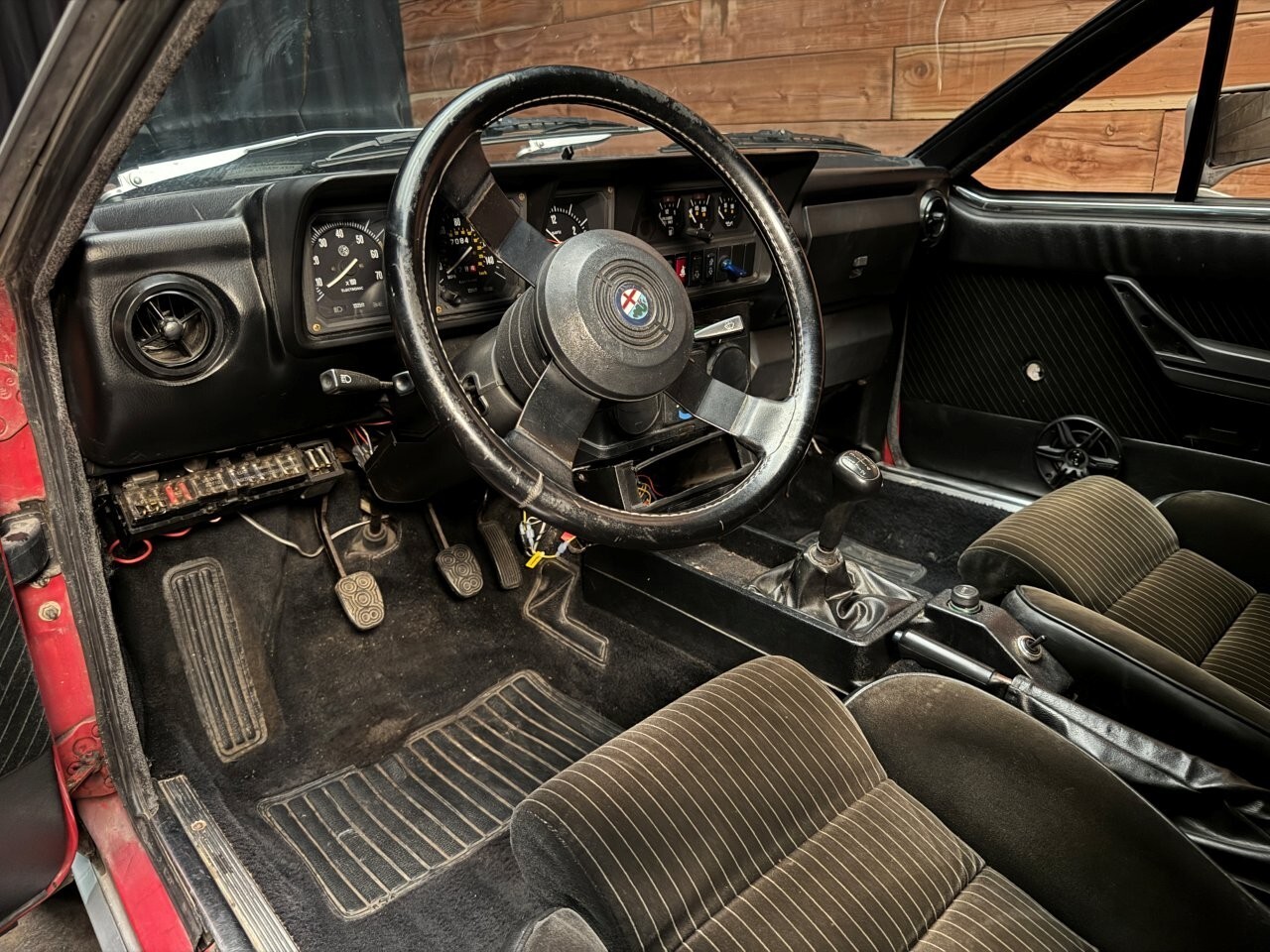 Alfa-Romeo-GTV-1985-Coupe-19