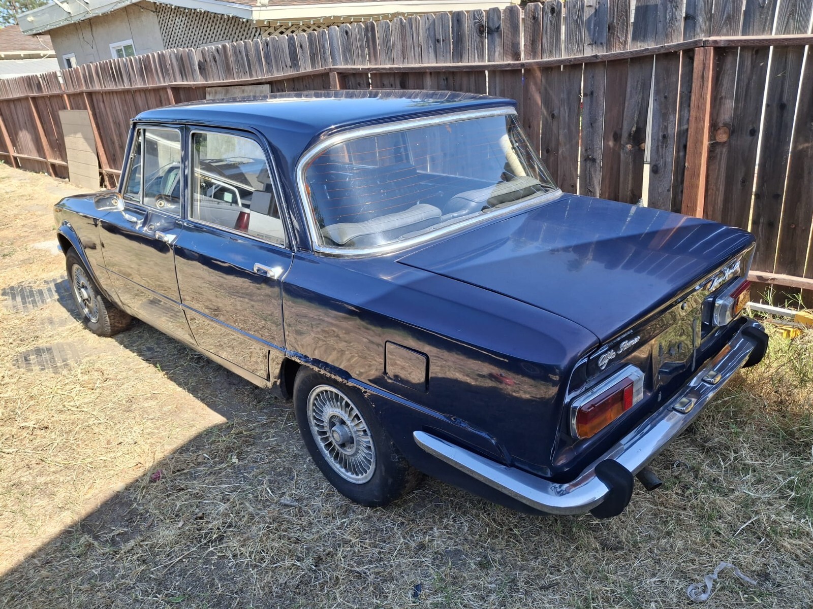 Alfa-Romeo-Giulia-1978-Sedan-3