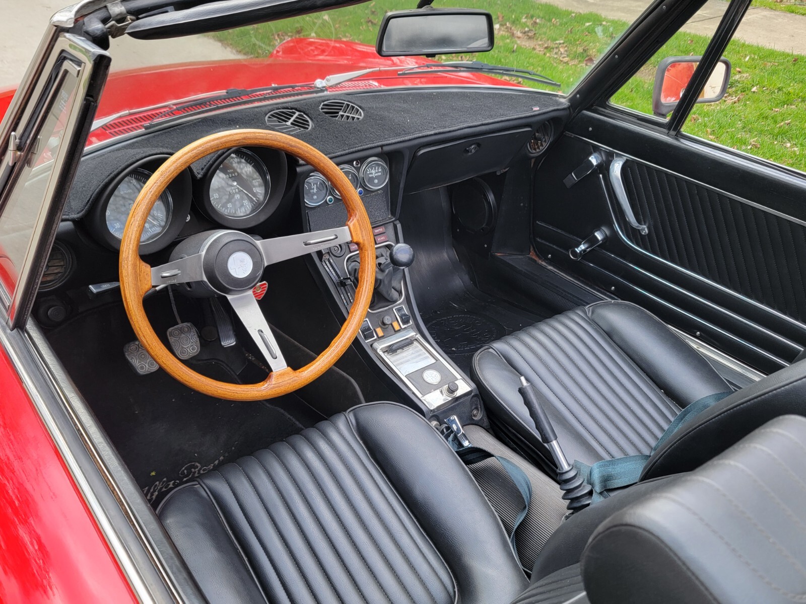 Alfa-Romeo-Spider-1974-Convertible-18
