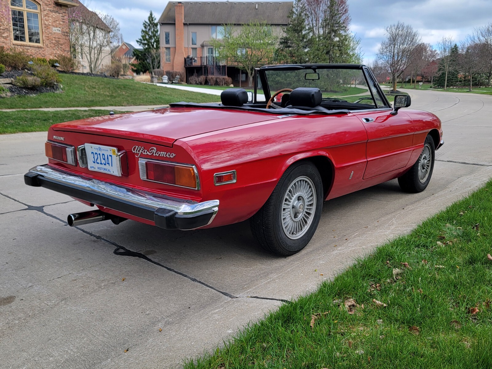 Alfa-Romeo-Spider-1974-Convertible-5