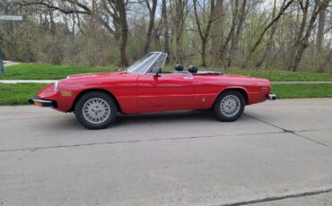 Alfa-Romeo-Spider-1974-Convertible-7