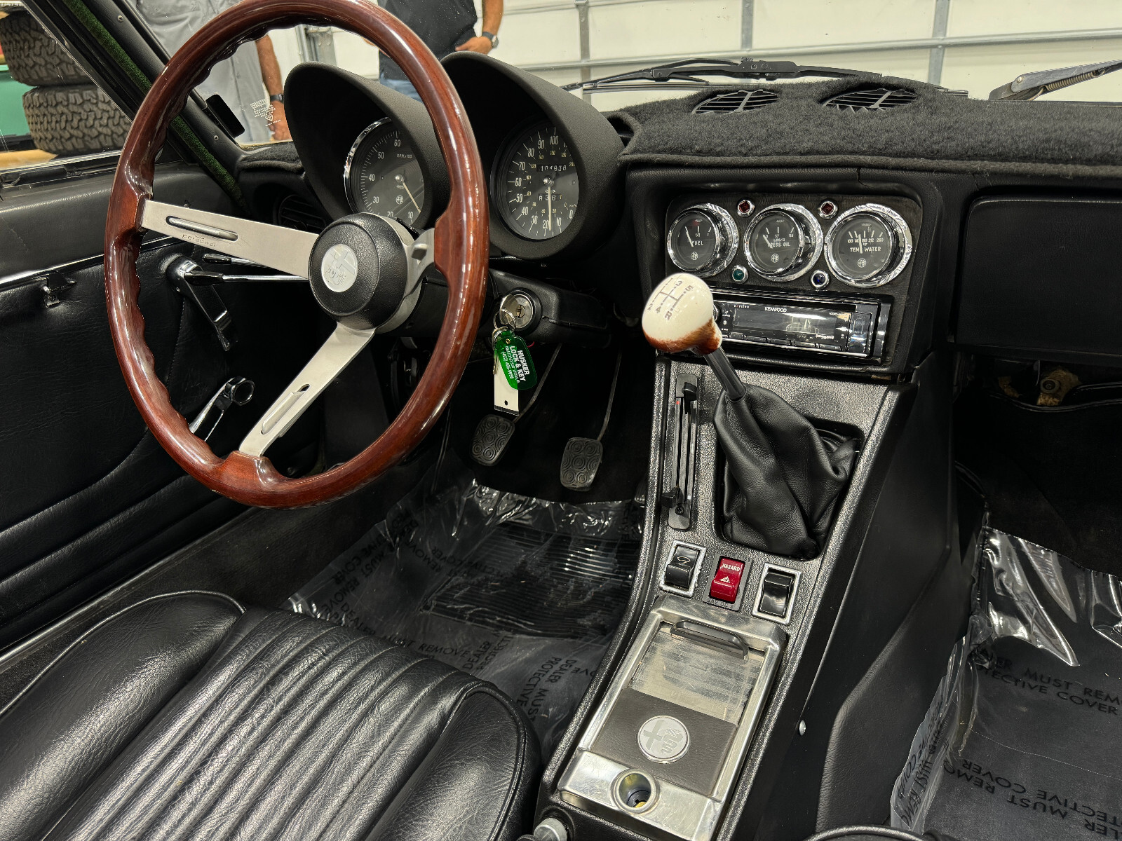 Alfa-Romeo-Spider-1976-Convertible-18