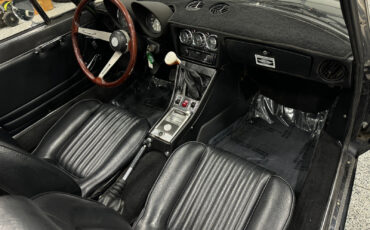 Alfa-Romeo-Spider-1976-Convertible-19