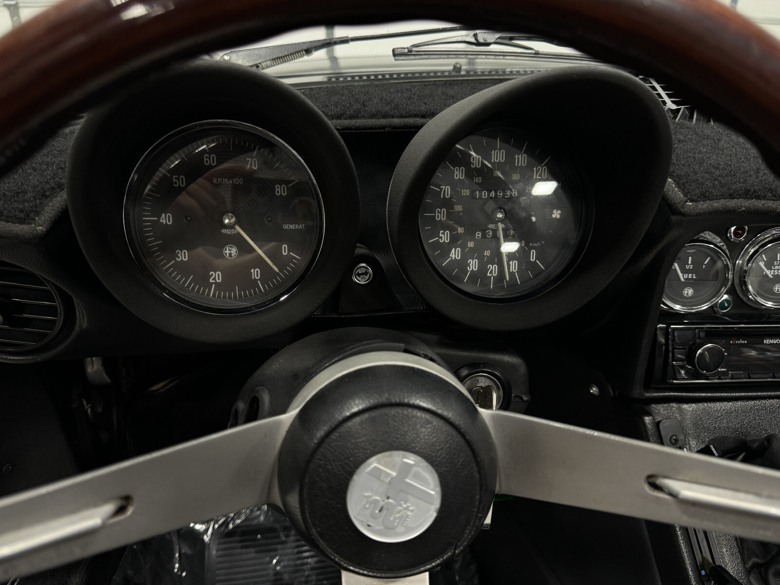 Alfa-Romeo-Spider-1976-Convertible-20