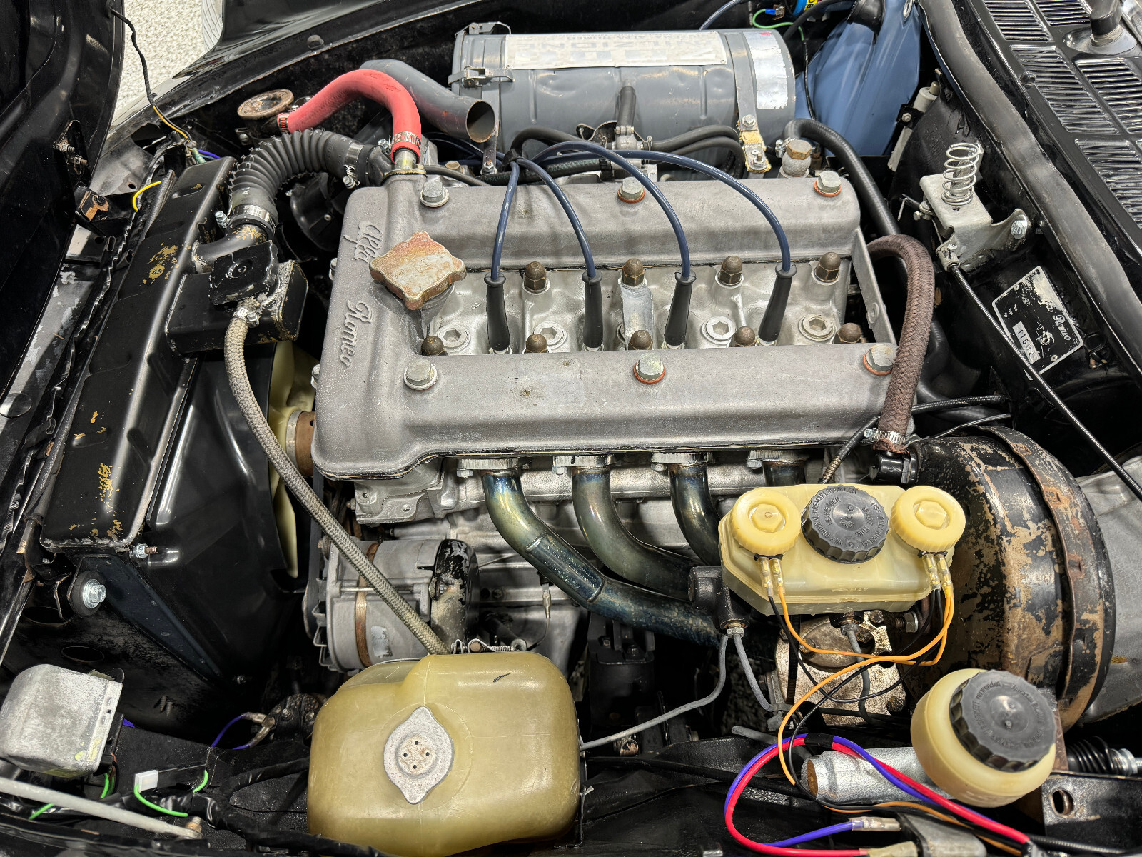 Alfa-Romeo-Spider-1976-Convertible-28