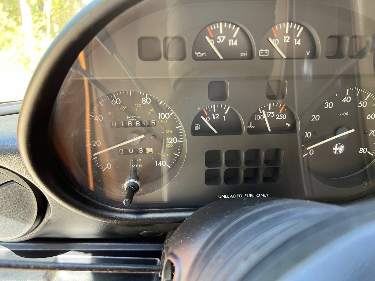 Alfa-Romeo-Spider-1987-Convertible-10