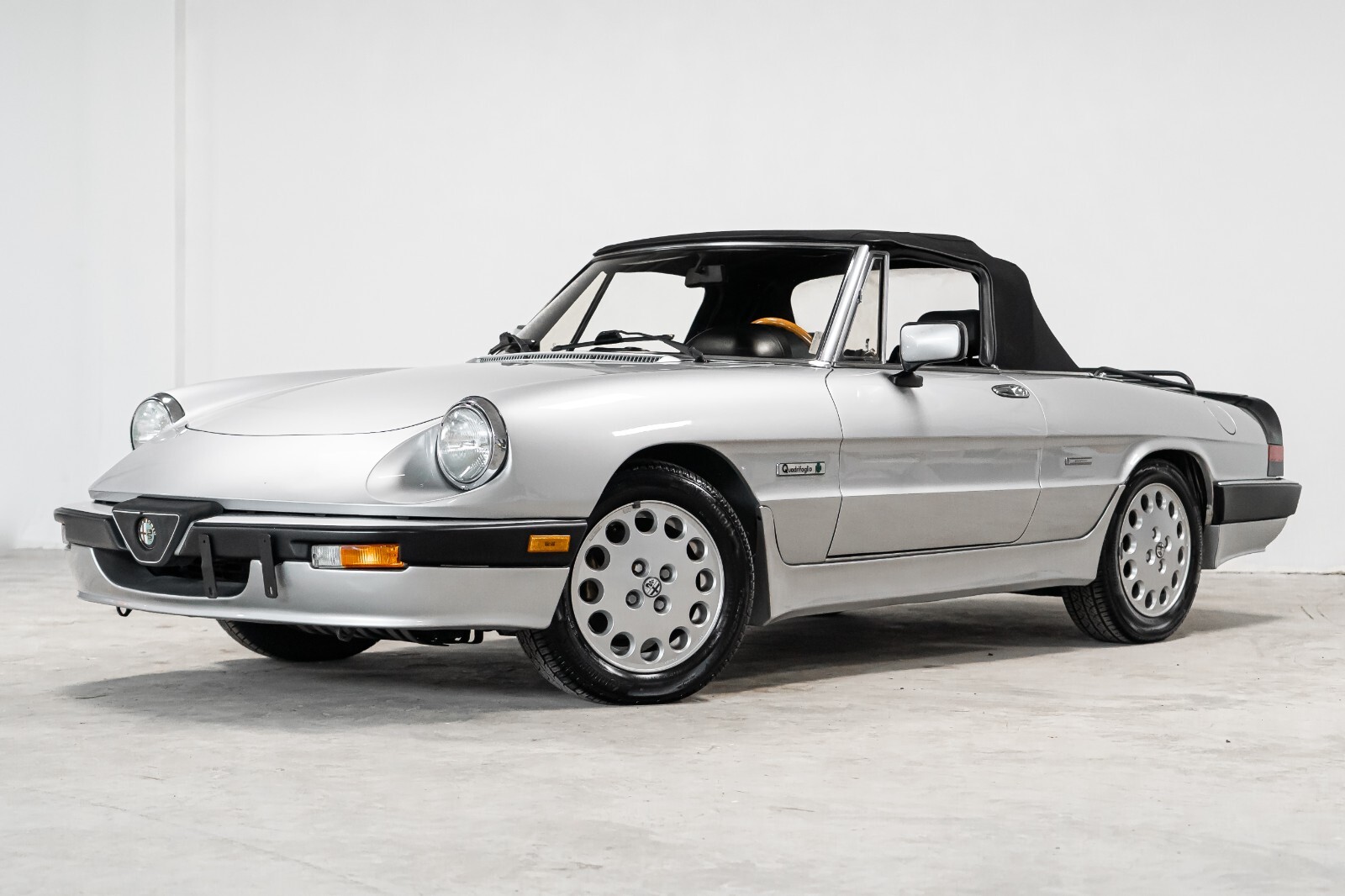 Alfa-Romeo-Spider-1988-Convertible-1