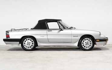 Alfa-Romeo-Spider-1988-Convertible-12