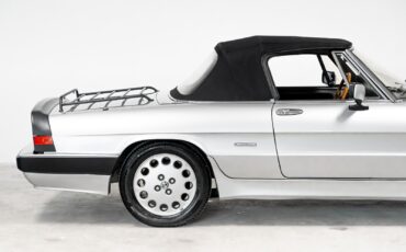 Alfa-Romeo-Spider-1988-Convertible-13