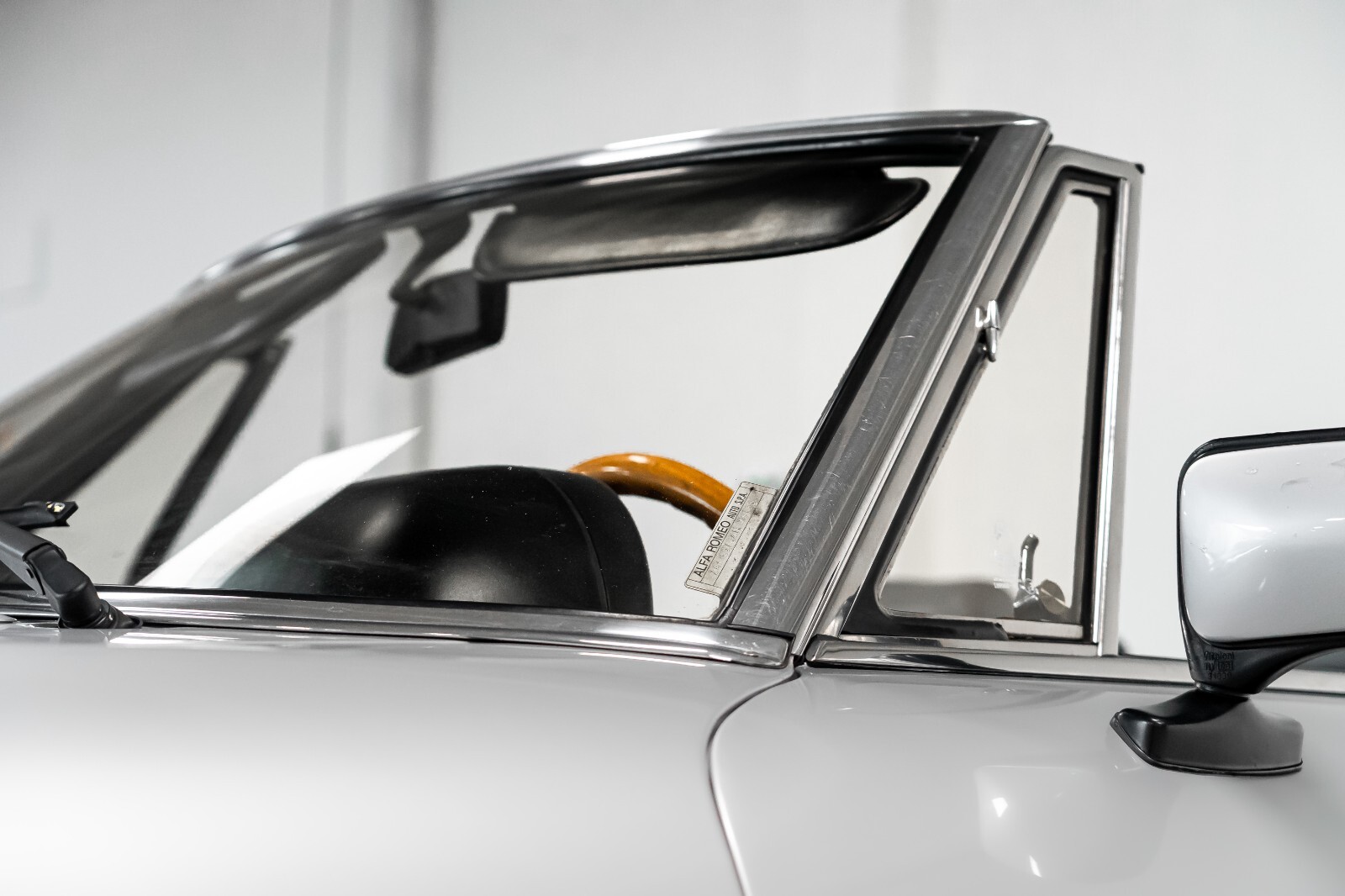Alfa-Romeo-Spider-1988-Convertible-18