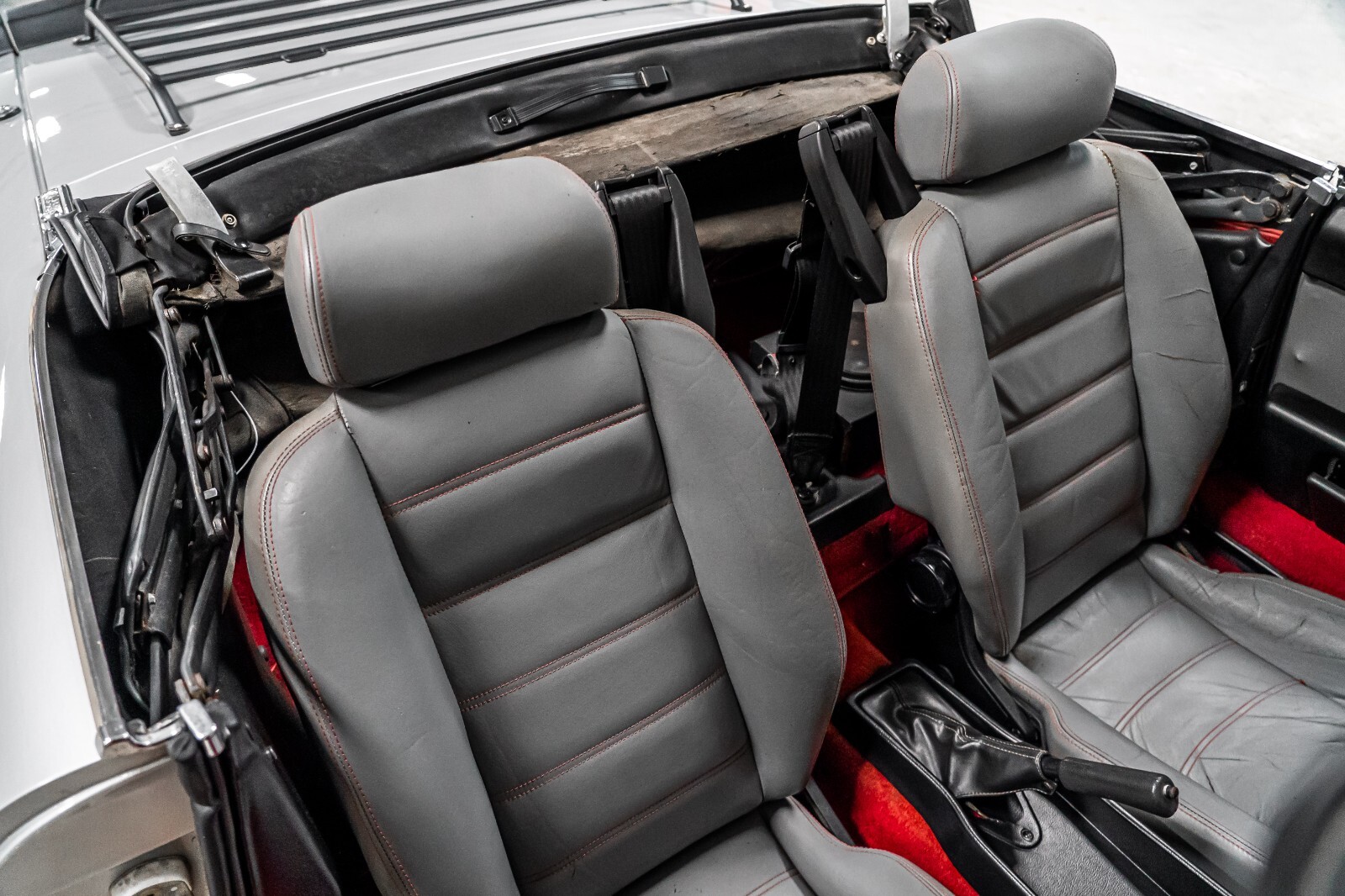 Alfa-Romeo-Spider-1988-Convertible-29