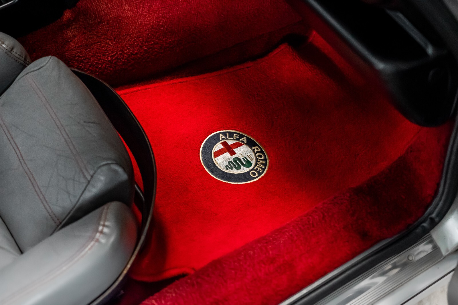 Alfa-Romeo-Spider-1988-Convertible-37