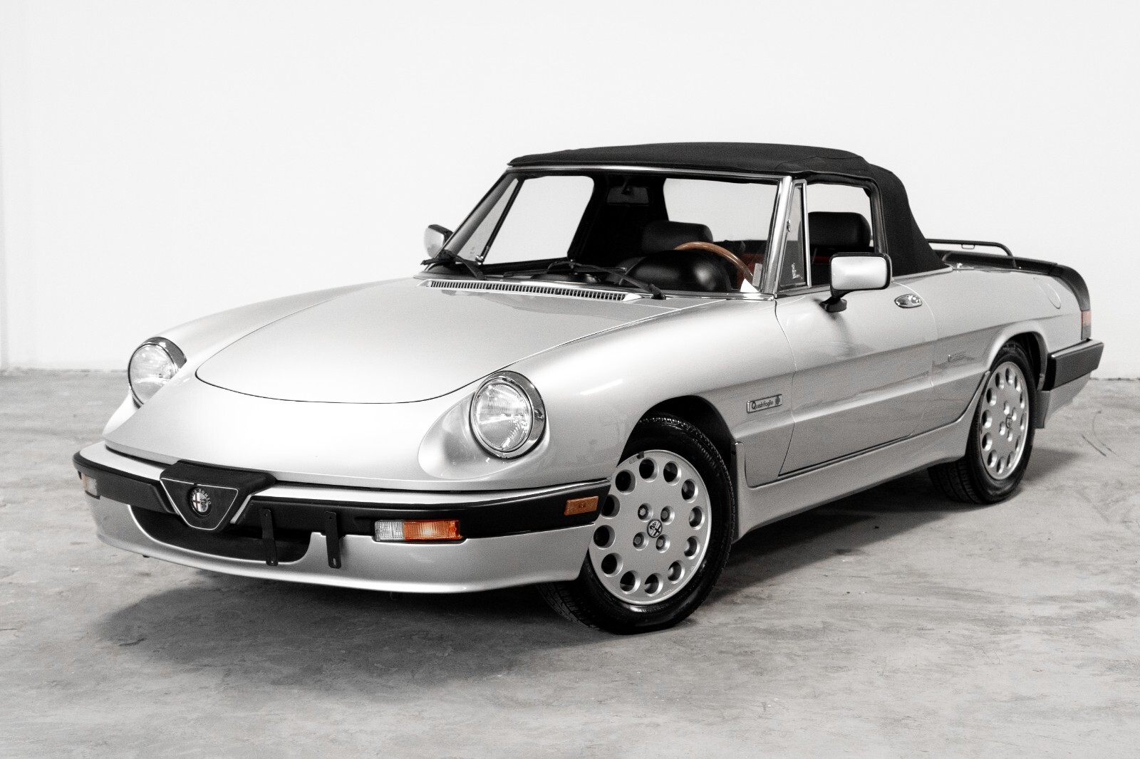 Alfa-Romeo-Spider-1988-Convertible-4