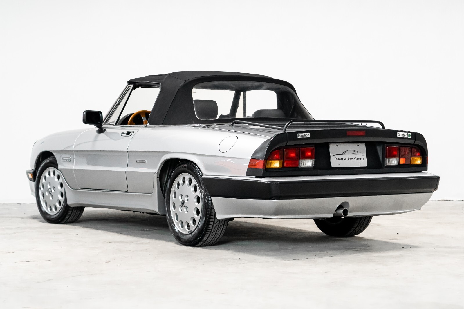 Alfa-Romeo-Spider-1988-Convertible-7
