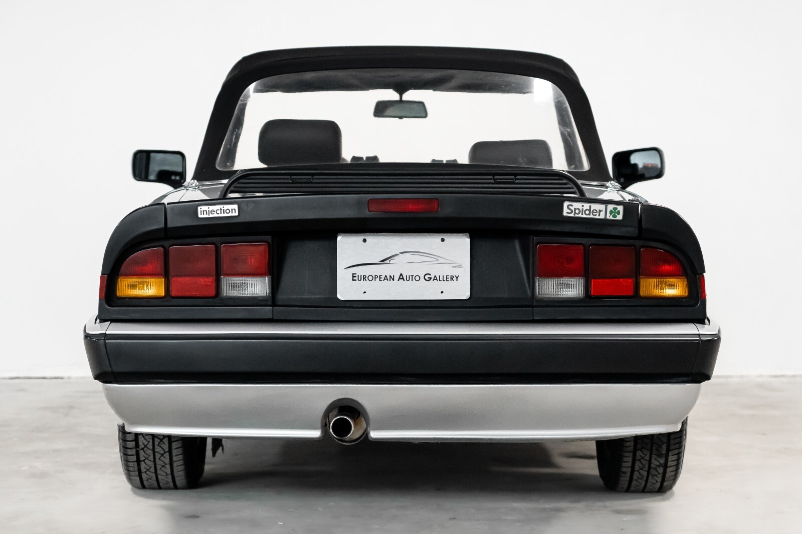 Alfa-Romeo-Spider-1988-Convertible-9
