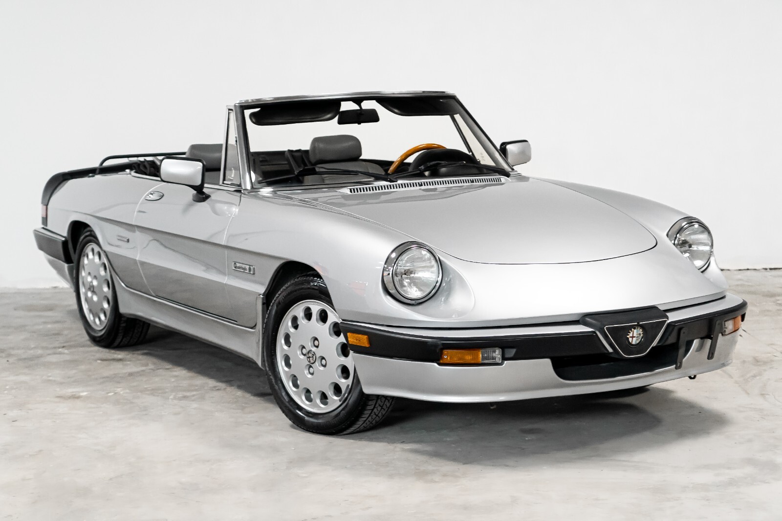 Alfa-Romeo-Spider-1988-Convertible