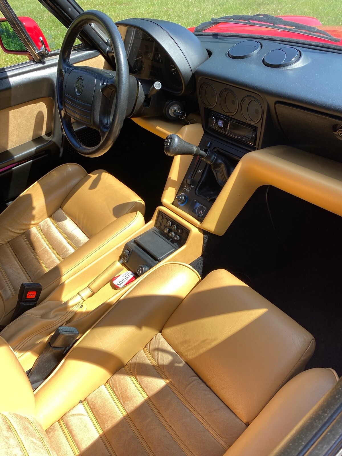 Alfa-Romeo-Spider-1993-Convertible-21