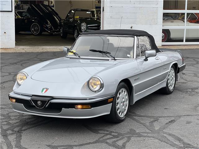 Alfa-Romeo-Spider-Quadrifoglio-1987-11