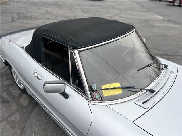 Alfa-Romeo-Spider-Quadrifoglio-1987-17
