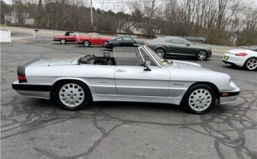 Alfa-Romeo-Spider-Quadrifoglio-1987-7