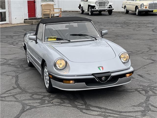Alfa-Romeo-Spider-Quadrifoglio-1987-9